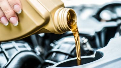 Jenis Oli yang Tepat untuk Mesin Mobil dan Cara Menggantinya