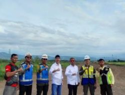 Nashim Khan Tinjau Tol Probolinggo-Situbondo, Pastikan Progres Sesuai Target