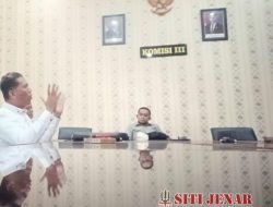 LSM Siti Jenar Geruduk DPRD Situbondo, Soroti Polemik Stockpile Sawdust