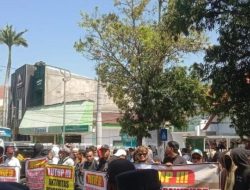 Warga Situbondo Tuntut Penutupan Stockpile Batu Bara Banyuglugur