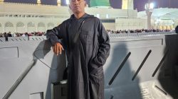 Kemurnian Dijadikan Merek: Saat Agama Dipasarkan, Umat Dikelola sebagai Pasar Loyal. 