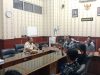 Eko Siti Jenar Kembali Gruduk & Dobrak Rapat DPRD Situbondo, Desak Efisiensi dan Bongkar Dugaan Kunker Minim Hasil